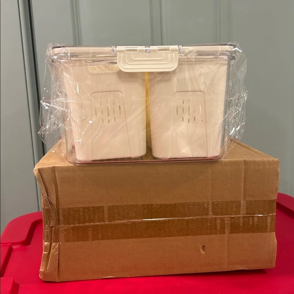 ✨BNWT - Large Clear Storage Organizer With Lids (4 Compartments)✨